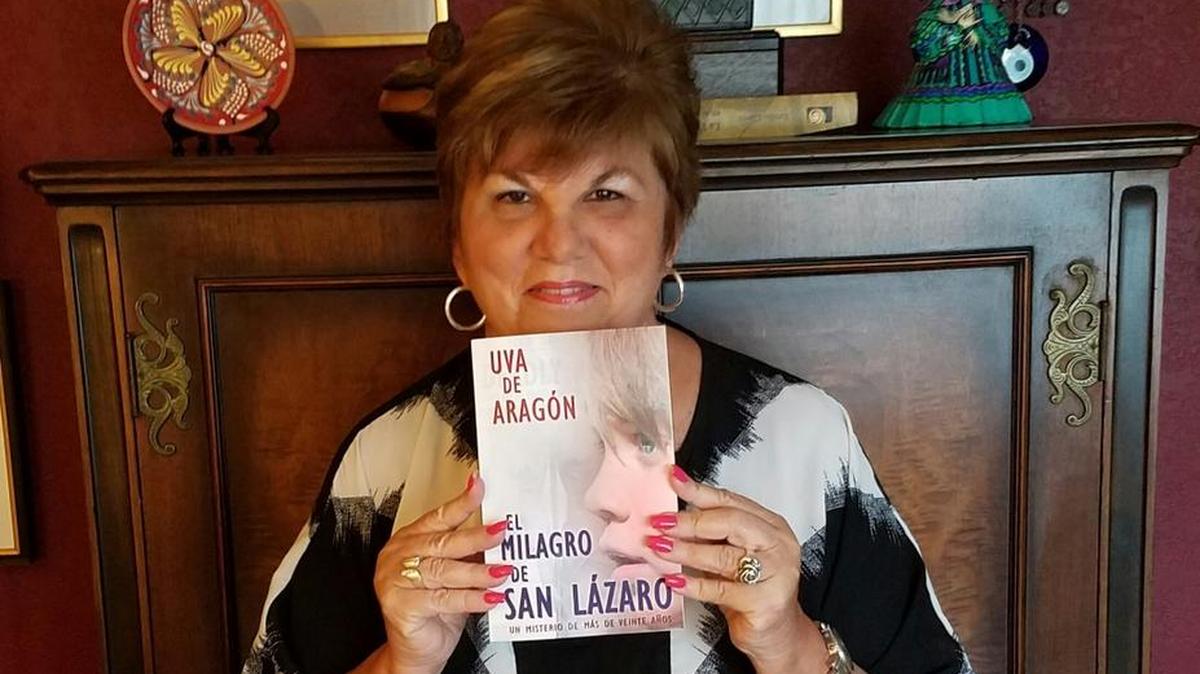 Uva de Aragón con su nuevo libro ‘El milagro de San Lázaro’.