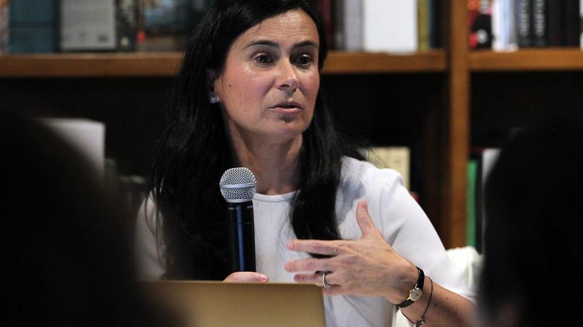 Silvia Betti expone sus puntos de vista sobre el Spanglish en Books & Books.