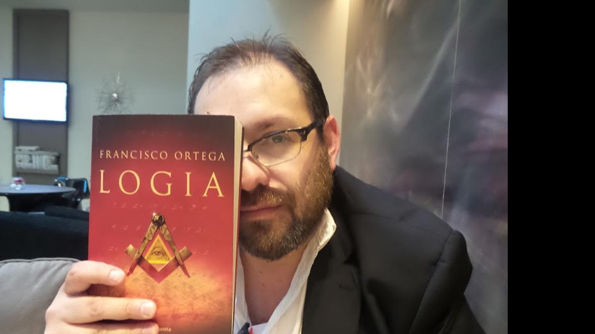 "Logia" (Planeta), la novela del escritor y periodista chileno Francisco Ortega (1974) se convirtió en fenómeno de ventas en su país. 