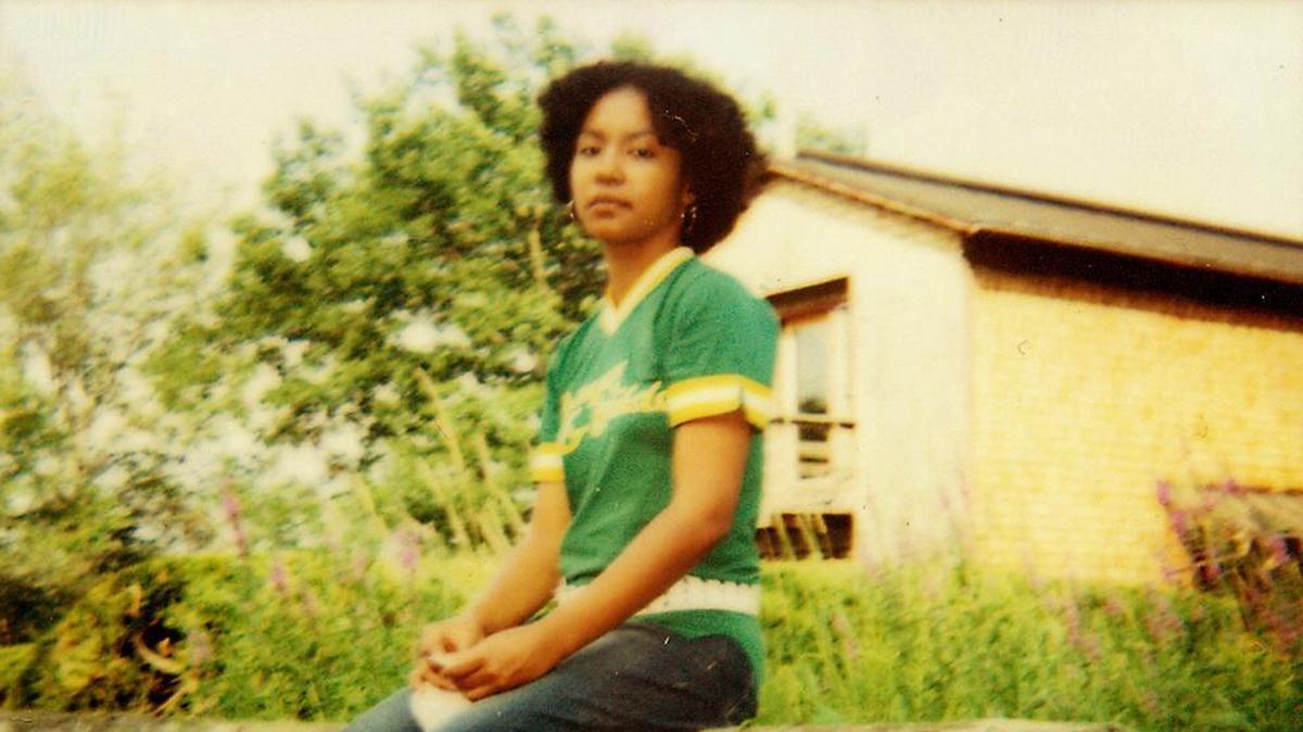 ‘Badussy (or Macho Pichu After Dark)’, 2003. Video digital en color transferido de una cinta Super 8, con sonido, 2 minutos y 45 segundos.