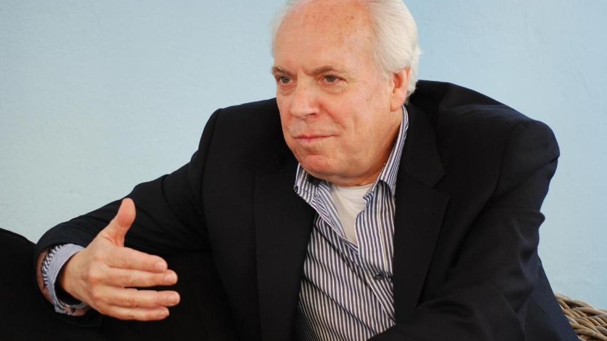 Eduardo Mendicutti.