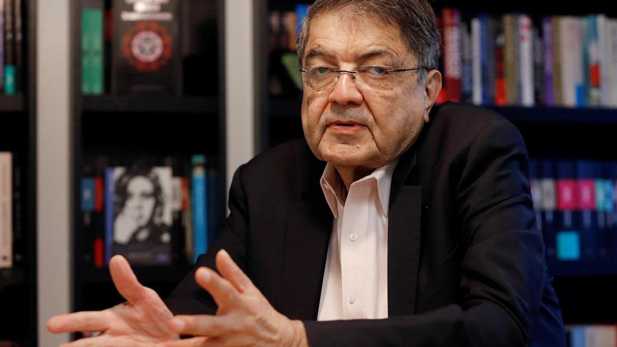 El escritor nicaragüense Sergio Ramírez ha ganado este jueves 16 de noviembre el Premio Cervantes 2017, el galardón más importante de las letras hispanas y dotado con 125,000 euros, según el fallo del jurado hecho público por el ministro de Educación, Cultura y Deporte, Íñigo Méndez de Vigo.