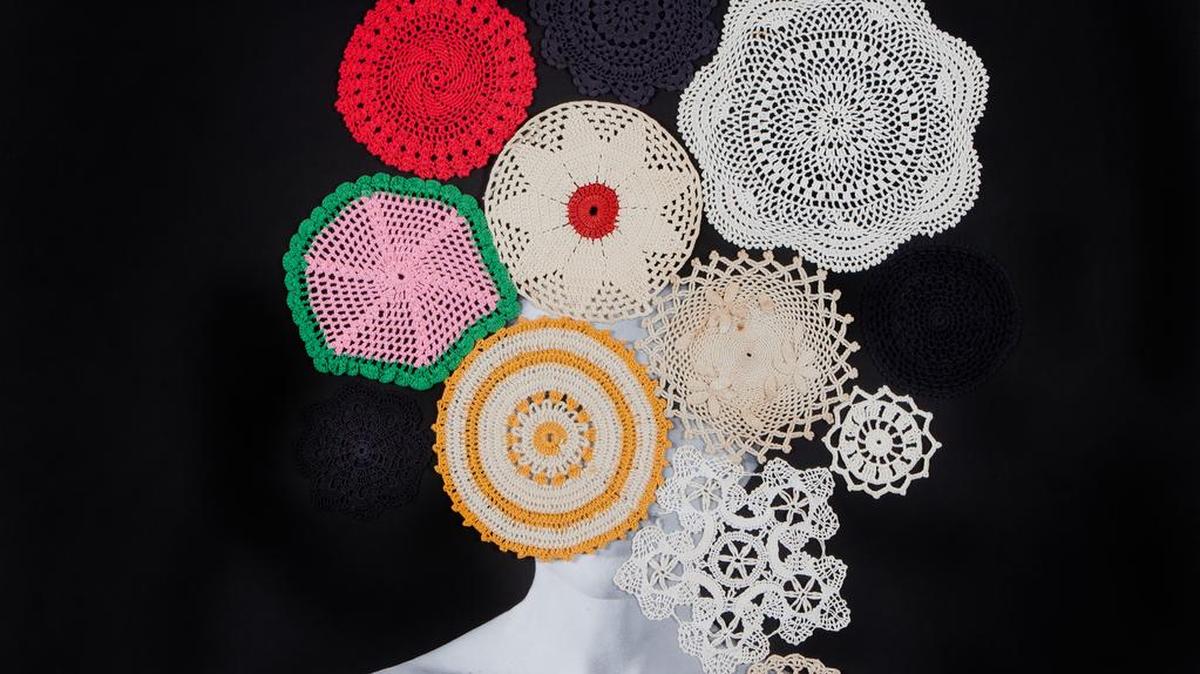 Untitled (Doilies), 2016. Una de las piezas de la artista Marina Font en su exposición “Mental Maps”, en Dina Mitrani Gallery.