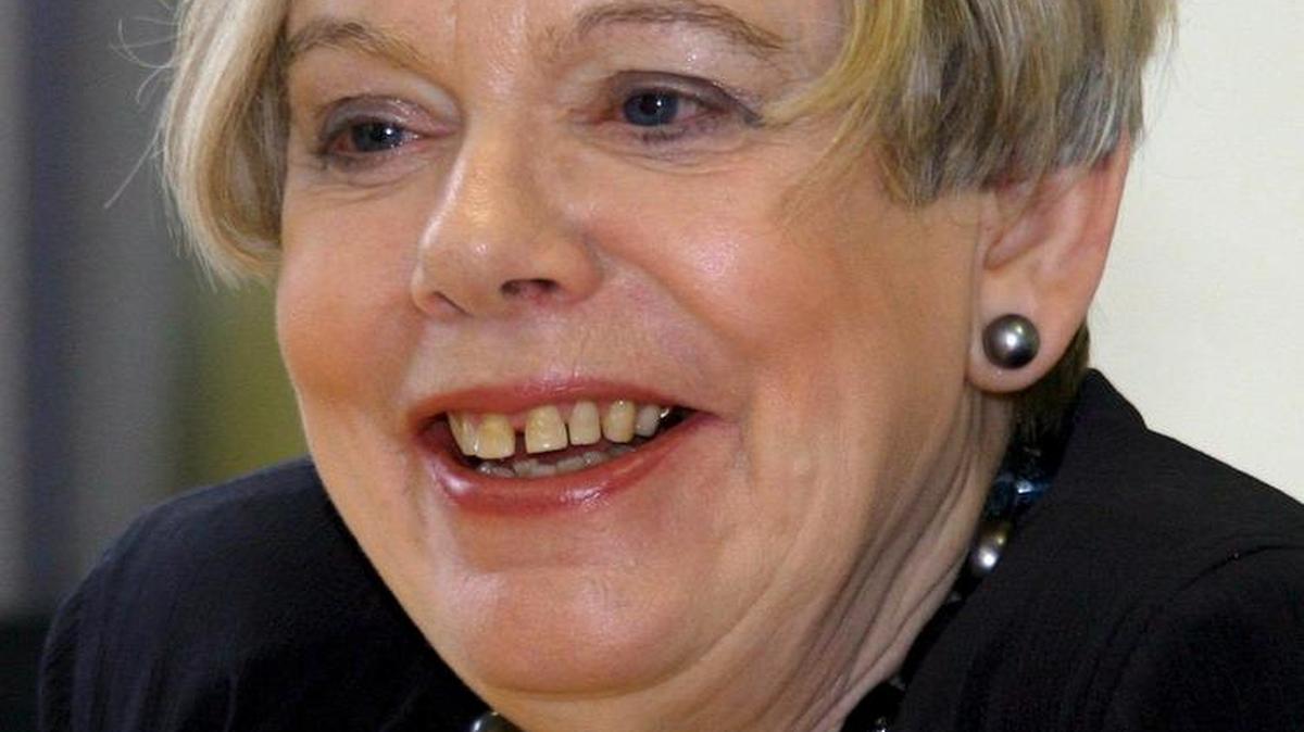 Fotografía de archivo de la pensadora e investigadora británica Karen Armstrong, experta en la historia comparada de las religiones, que ganó hoy el Premio Princesa de Asturias de Ciencias Sociales 2017.
