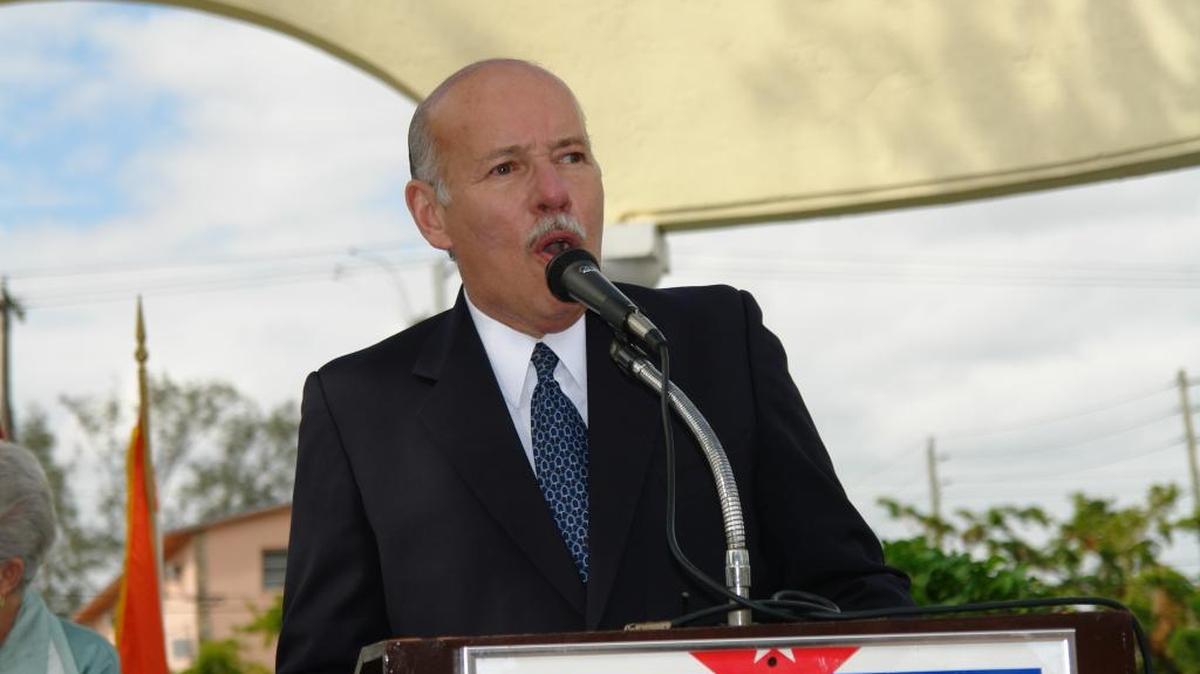 El educador Demetrio Pérez Jr., publicó recientemente el libro ‘Perfiles de perseverancia’, testimonio de su infancia en Matanzas y su vida en EEUU, y las personas que han tenido influencia en su labor.