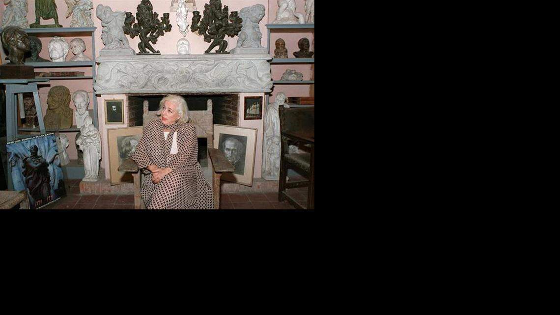 
China Zorrilla en el museo y taller de su padre. Montevideo, 2005.
