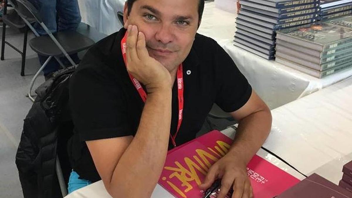 William Navarrete en el Festival del Libro de Niza, Francia, en junio de 2017.