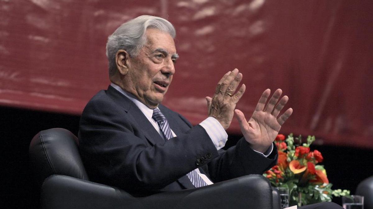 Mario Vargas Llosa durante una conferencia.
