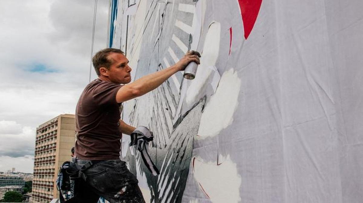 El famoso artista norteamericano contemporáneo Sheppard Fairey.