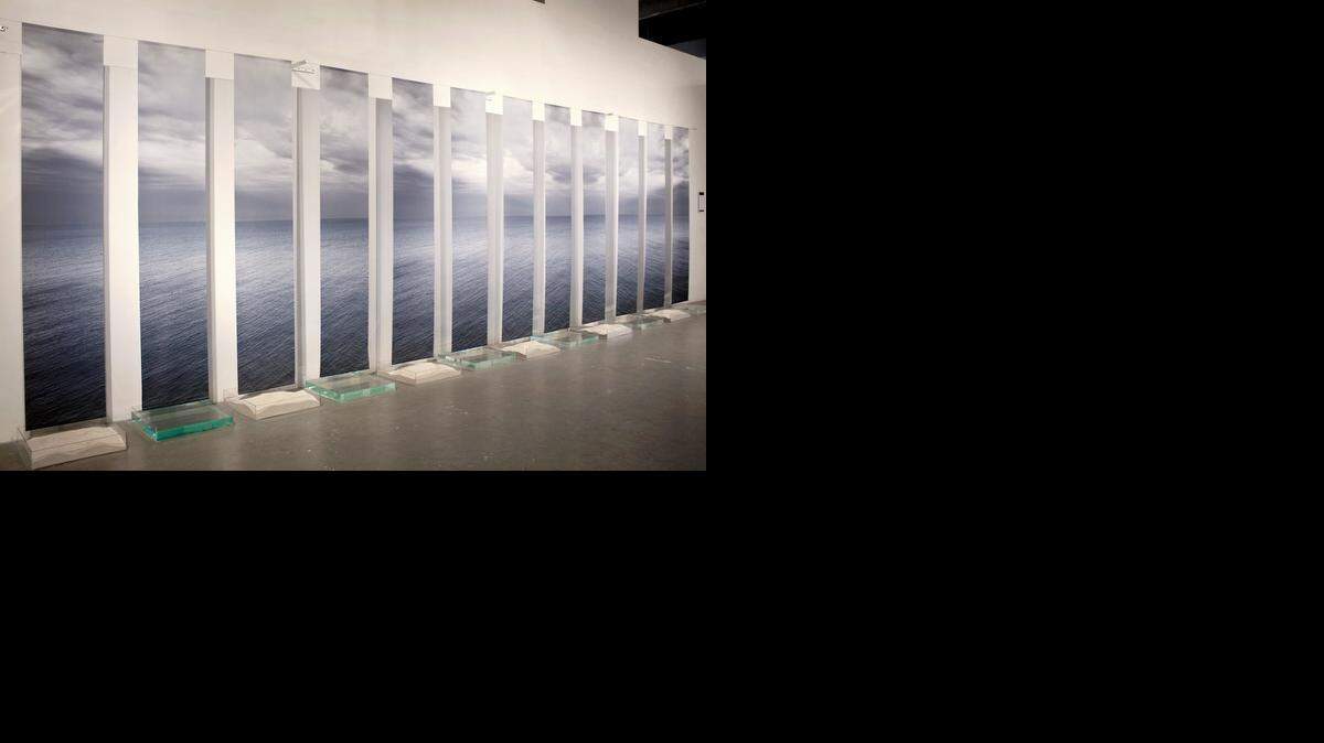 
Detalle de la instalación ‘Pies secos, pies mojados’, de Willy Castellanos.

