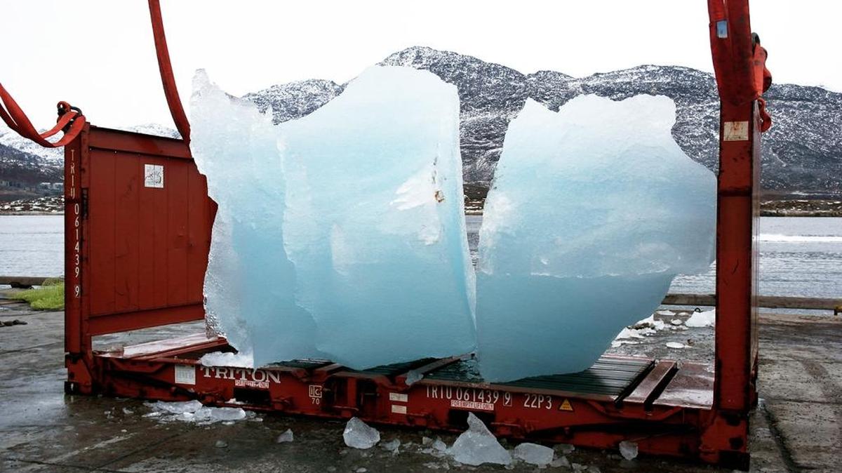 El artista danés-islandés Olafur Eliasson prevé instalar 12 bloques de hielo procedentes de Groenlandia en la Plaza de la República de París.