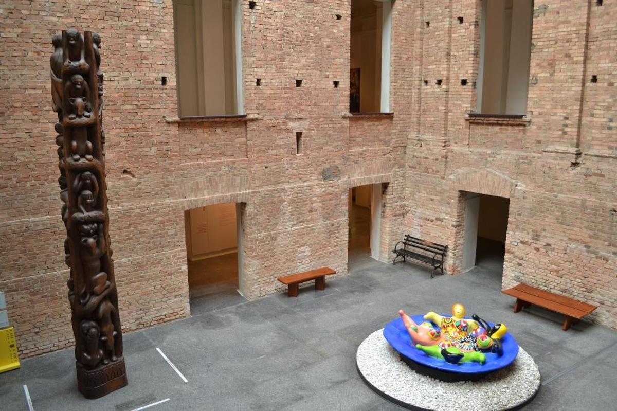 Patio interior de la Pinacoteca del Estado de São Paulo.