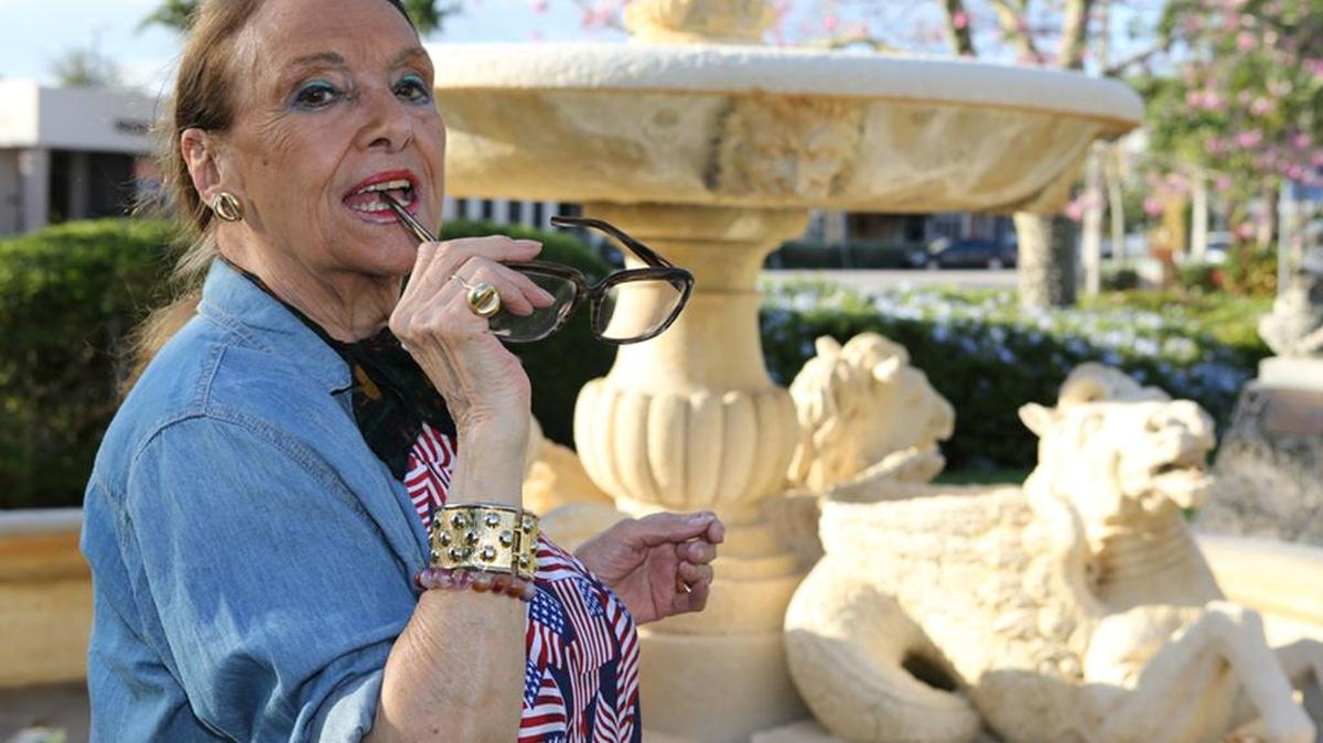 Artista y cantante Nati Mistral durante una visita a Miami el 30 de octubre de 2013.