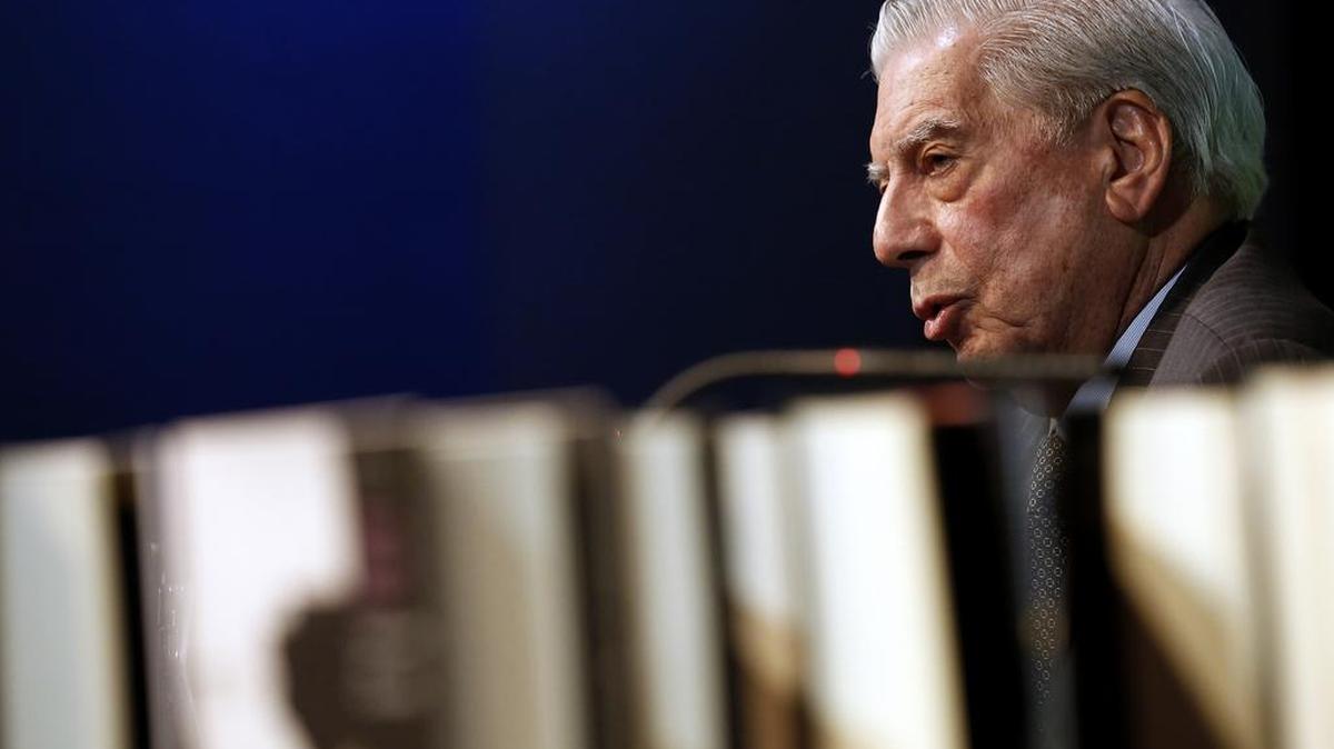 Mario Vargas Llosa en la presentación de su libro ‘Cinco Esquinas’.