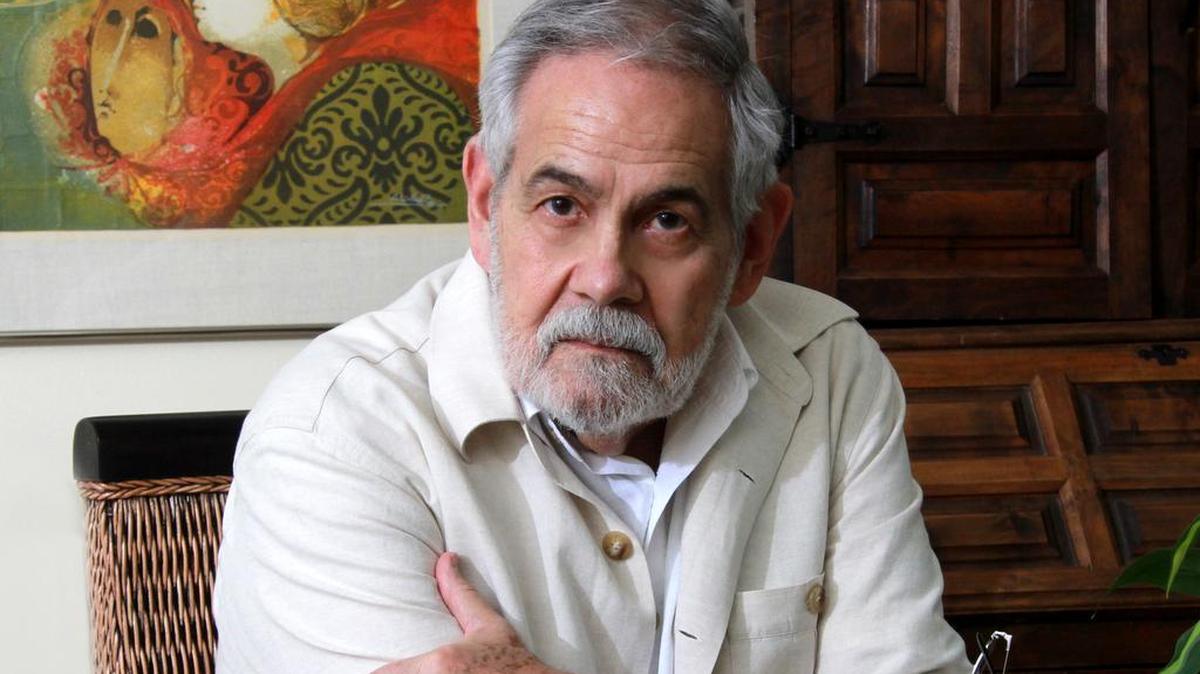 El escritor cubano Orlando Rossardi.