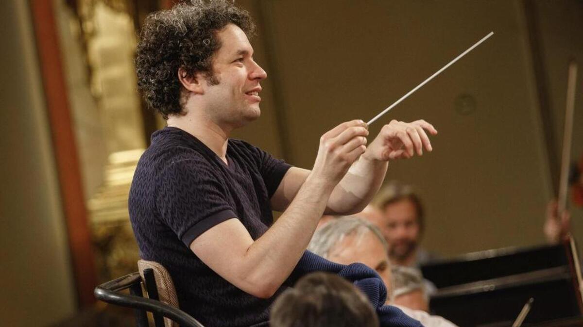 El director de orquesta venezolano Gustavo Dudamel durante un ensayo el jueves 29 de diciembre de la Filarmónica de Viena con motivo del Concierto de Año Nuevo que se celebrará el próximo 1ro de enero, en Viena, Austria.