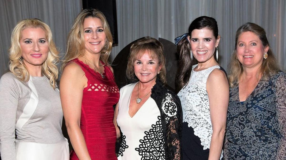 Marilé López, Daysi Johansson, Swanee DiMare, Ana Veiga Milton y Susan Abraham.