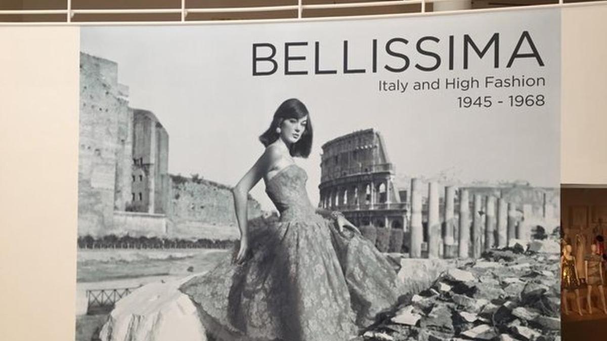 “Bellissima” (bellísima) es la palabra escogida por los curadores de la exposición para definir una época dorada para la alta costura italiana.