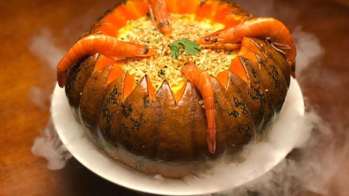 Camarón de calabaza especial de Halloween, en Coco Bambu.