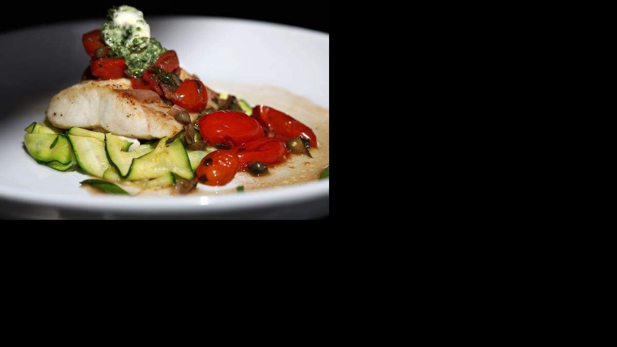 
Al menos dos veces por semana se debe comer pescado que contenga Omega3 como atún o salmón.
