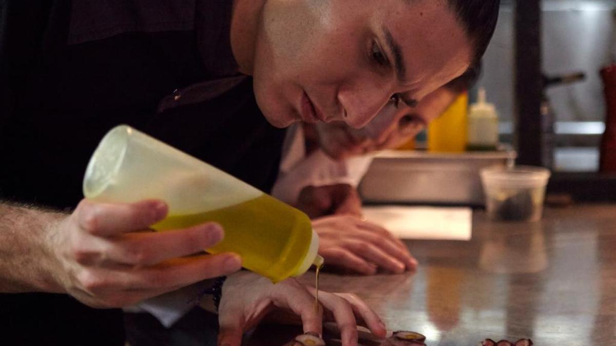 Según el chef James, para cocinar sanamente hacen falta ‘de 35 a 45 minutos al día para una comida deliciosa, saludable y nutritiva”.