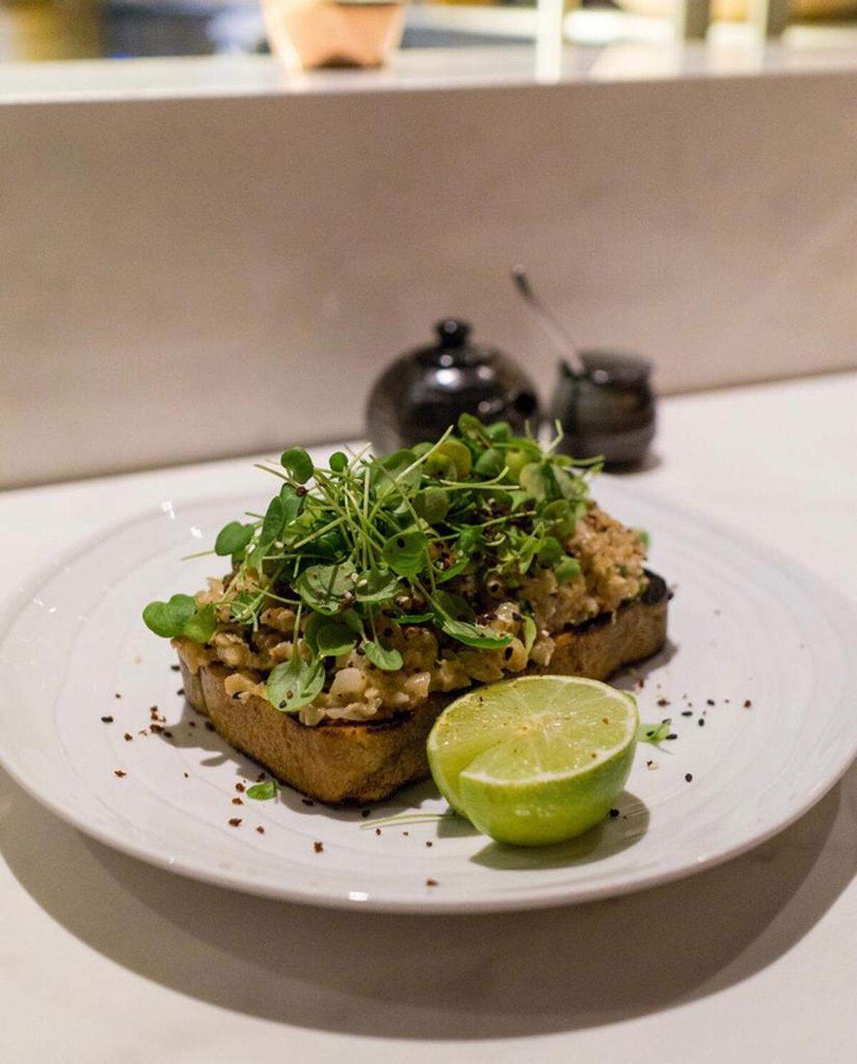 Tostada con gambas, del restaurante No Name Chinese en South Miami.