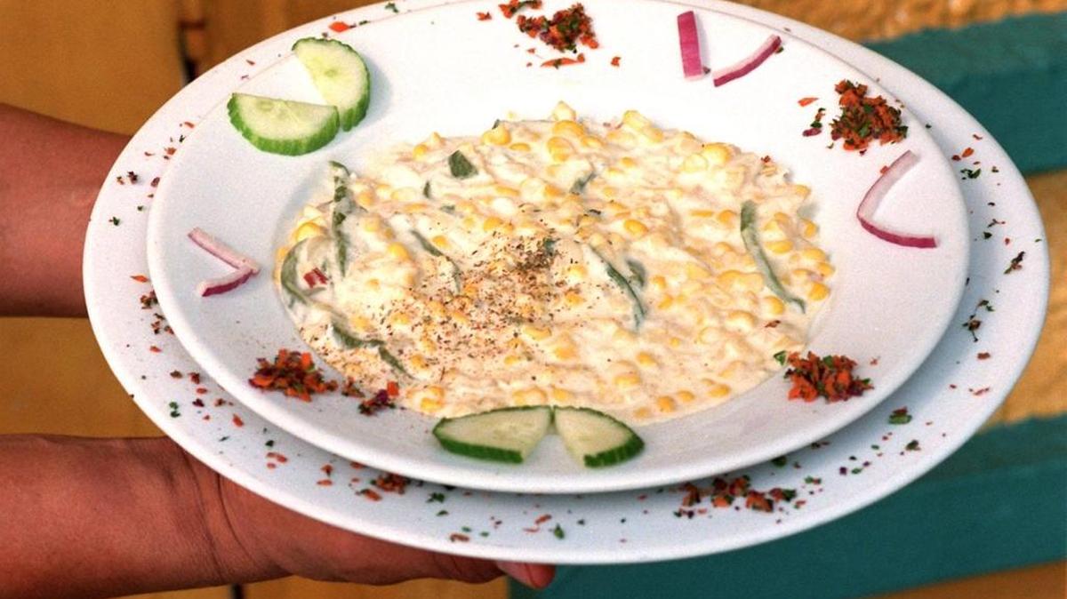 Crema de maíz con chile poblano.