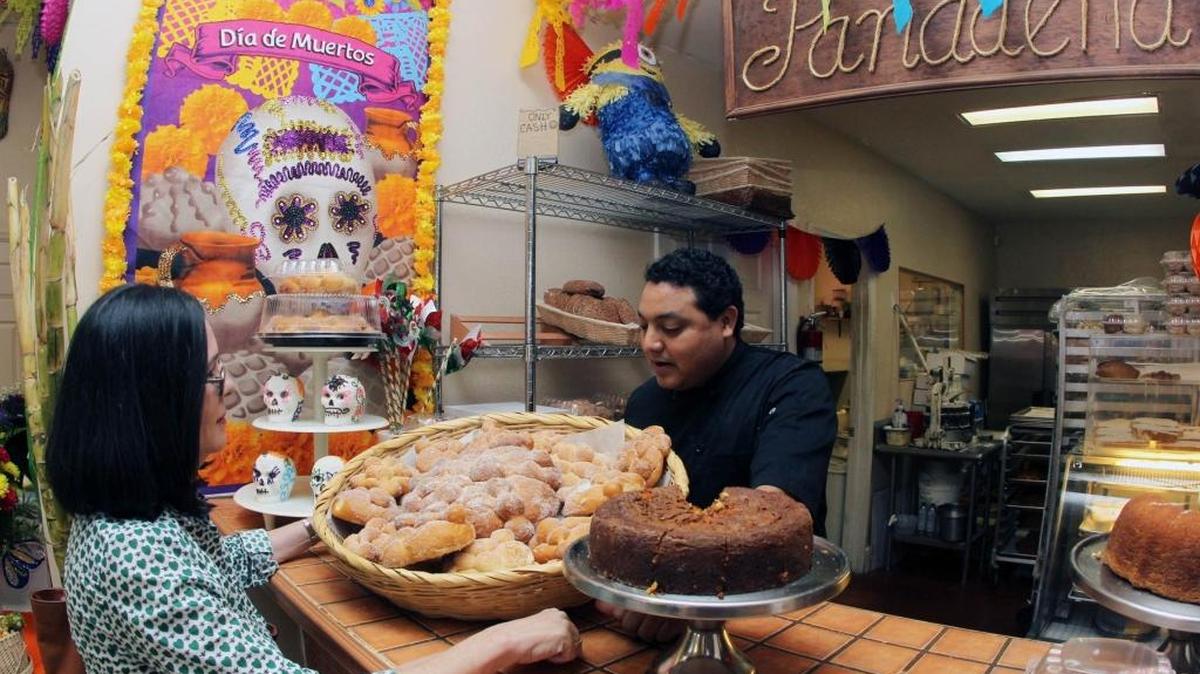 El sabroso pan de muertos preparado segun la tradición mexicana.