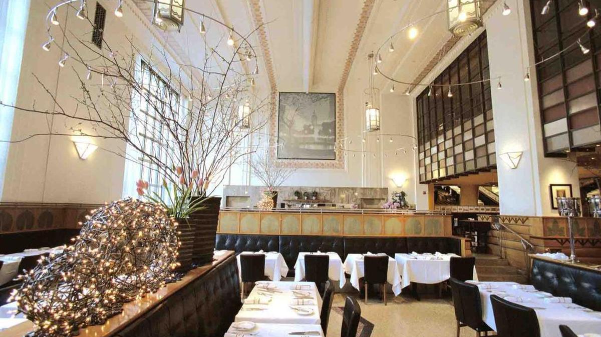 Este año y después de una larga espera, el número uno de la lista lo protagoniza un restaurante en Estados Unidos, Eleven Madison Park de New York, dirigido por el Chef Daniel Humm.