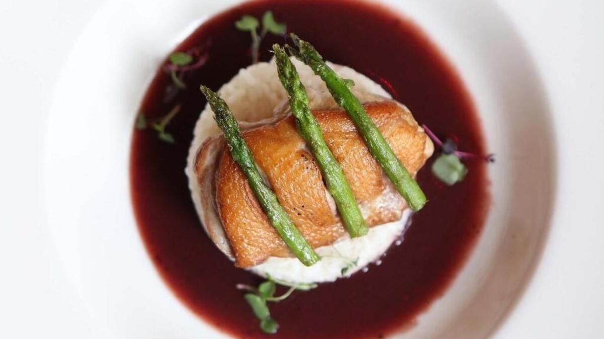 Magret de canard aux fruit rouges.