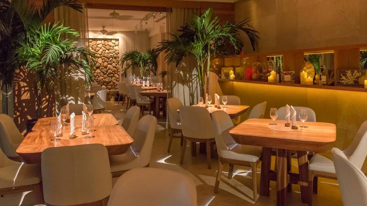 Comedor interior del restaurante El Cielo en Brickell.