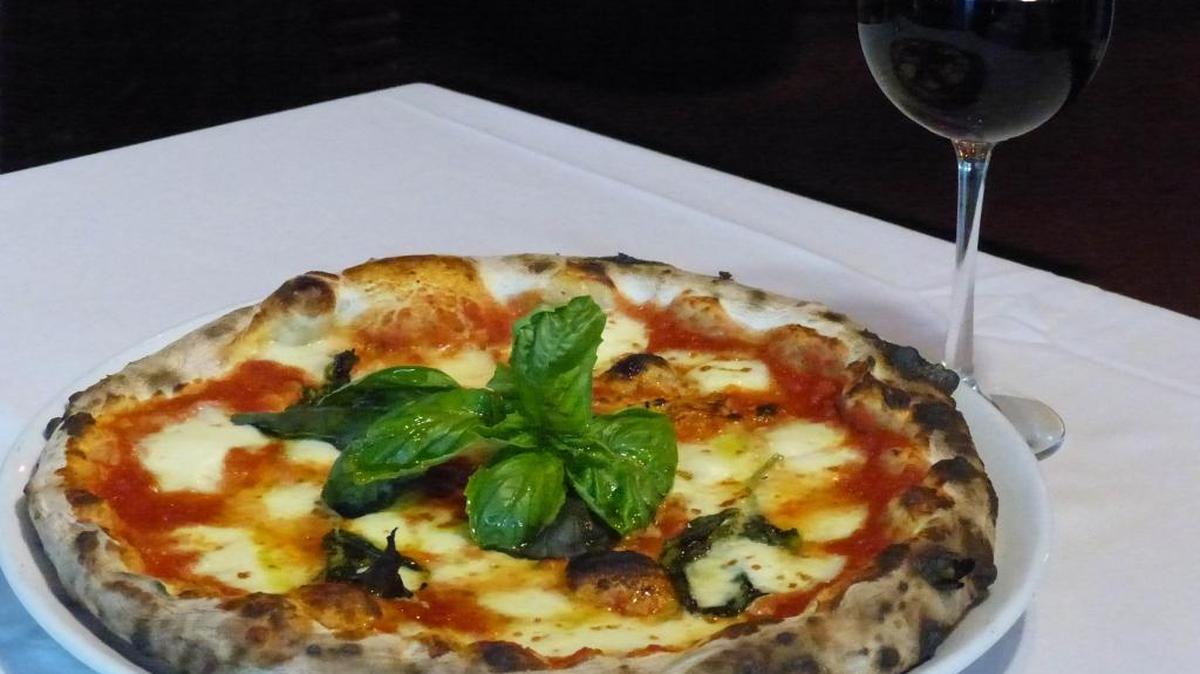 Pizza Margherita.