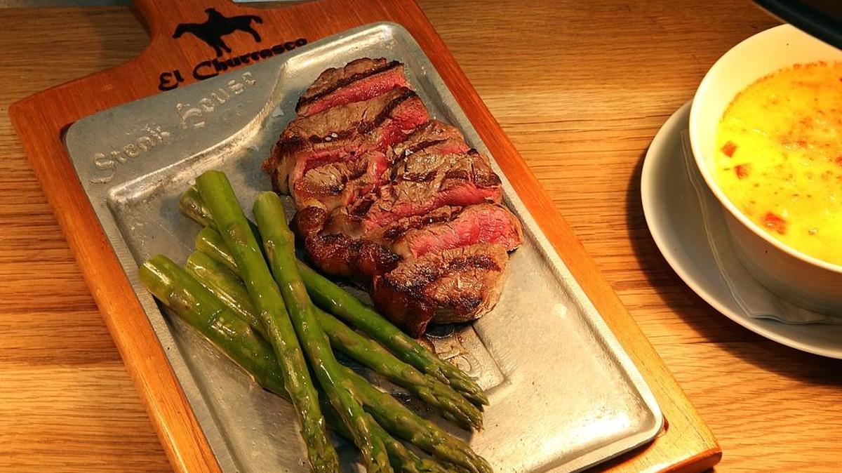 Bife de Chorizo (NY Strip Steak), en El Churrasco.