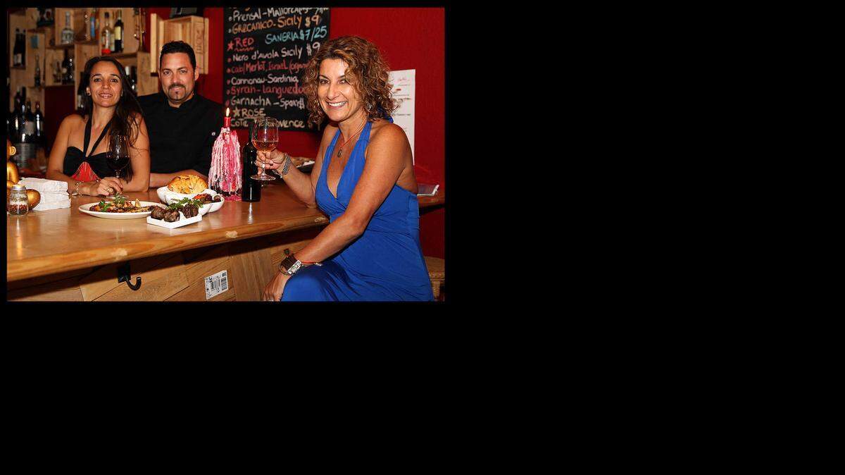 
La propietaria Liza Meli, el Chef Maykel Solis y Andrea Schiavi completan el excelente equipo de Bar Meli. 
