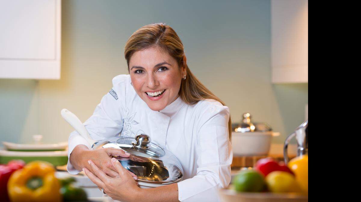 
El nuevo libro de Lorena García abarca desde la comida rápida, o cómo cocinar en la parrilla durante el verano, hasta hacer una dieta saludable para volver a un peso sano después de períodos de excesos en la comida. 
