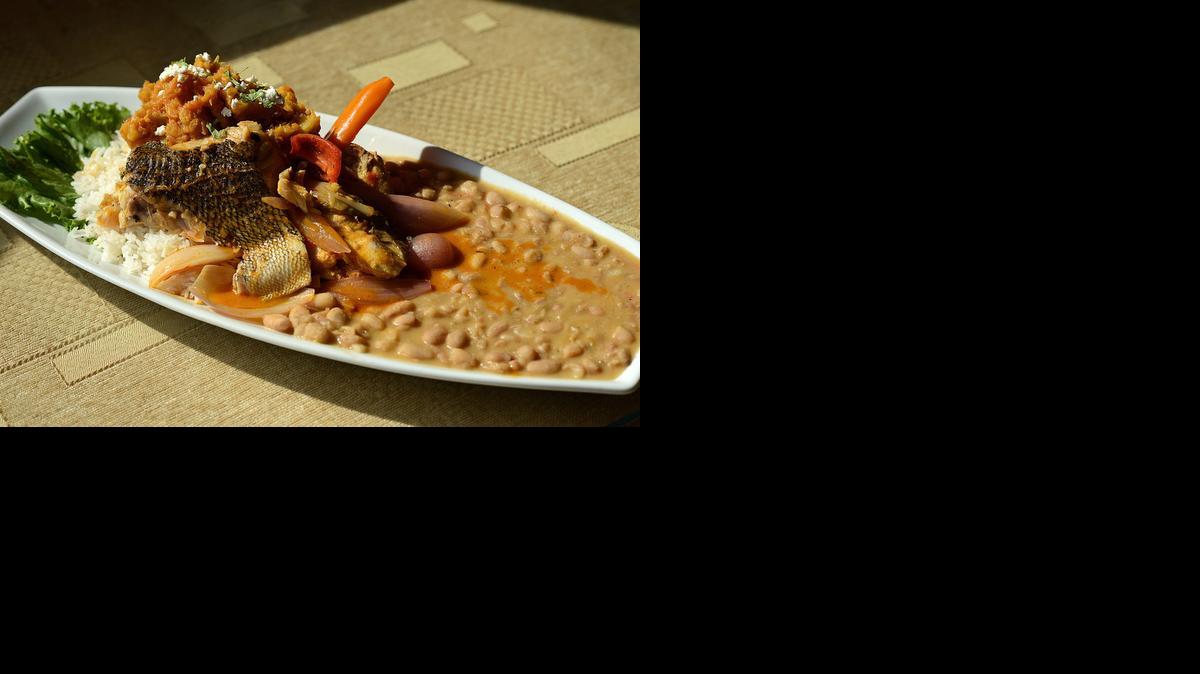 
Fotografía de un plato "Malarrabia", en el restaurante picantería La Paisana, este sábado, 4 de abril de 2015, en Lima (Perú). La abstinencia de carne durante la Semana Santa ha dado paso al lucimiento de lo mejor de la comida tradicional y regional del Perú, que pone el acento en esta época a los pescados, ajíes, el pavo y los dulces.

