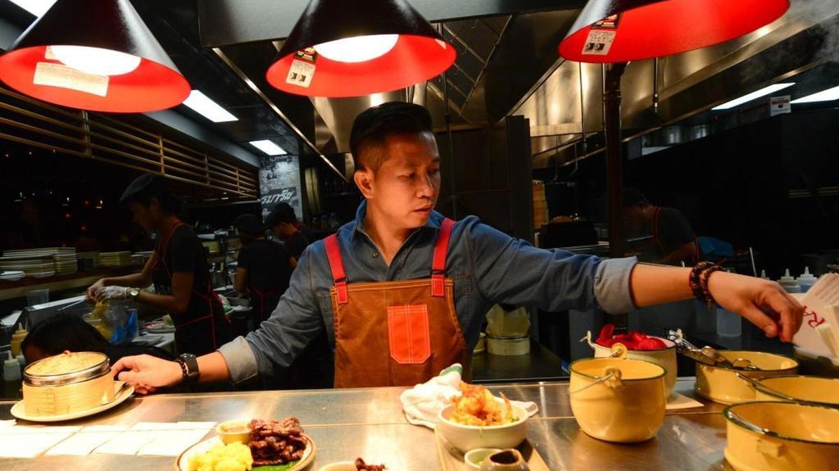 El chef Piyarat Potha Arreeratn en Naiyara, uno de los 627 restaurantes que abrieron en el condado Miami-Dade en el 2015, más que en cualquier otro condado de la Florida