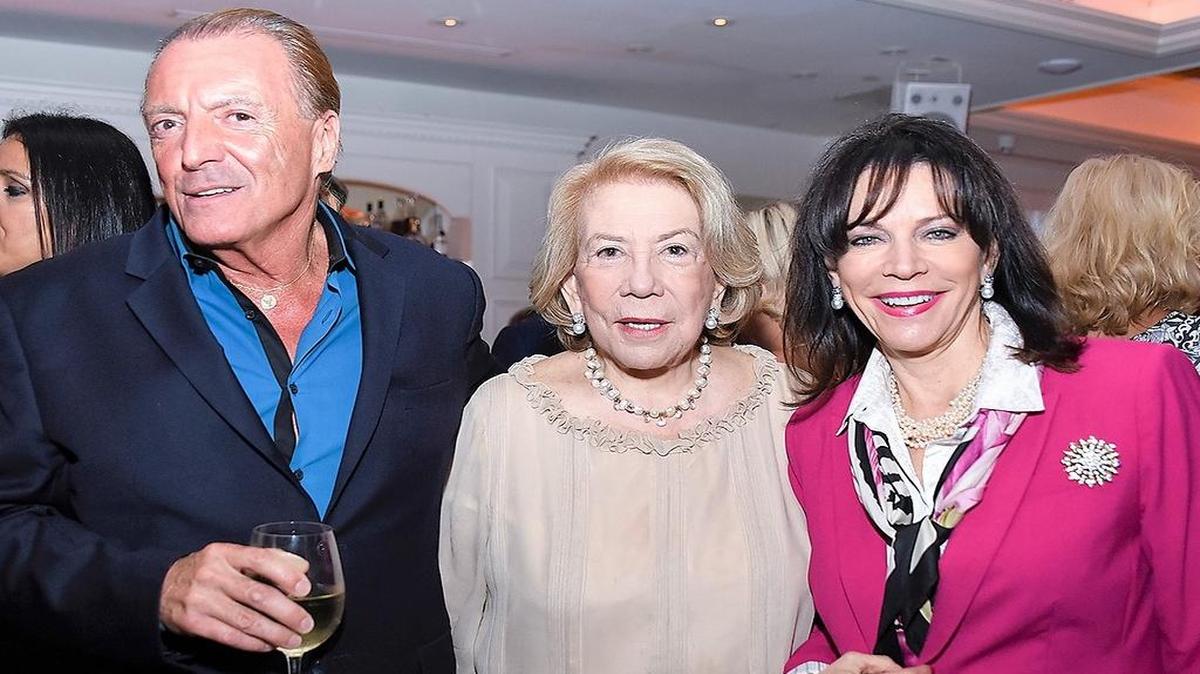 Armand Assante, Nora Bulnes y Katherine Fernandez Rundle.