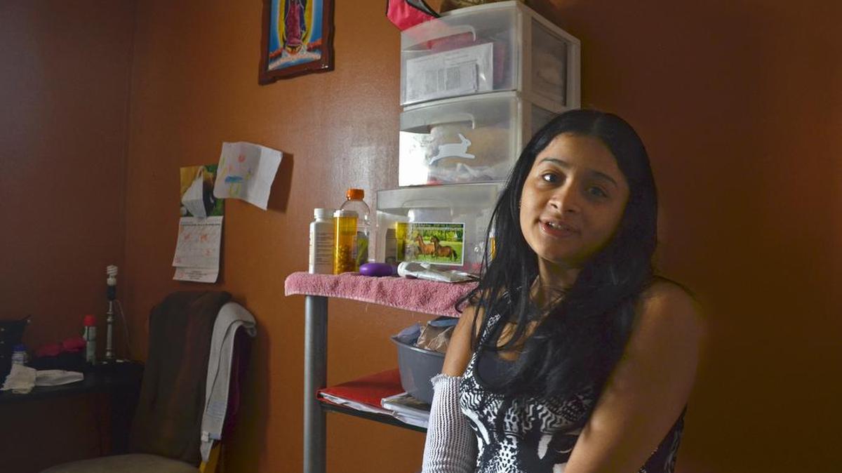 Con fibrosis quística a Delmes Velásquez se le dificulta conseguir un empleo para ayudar en su casa con los gastos.