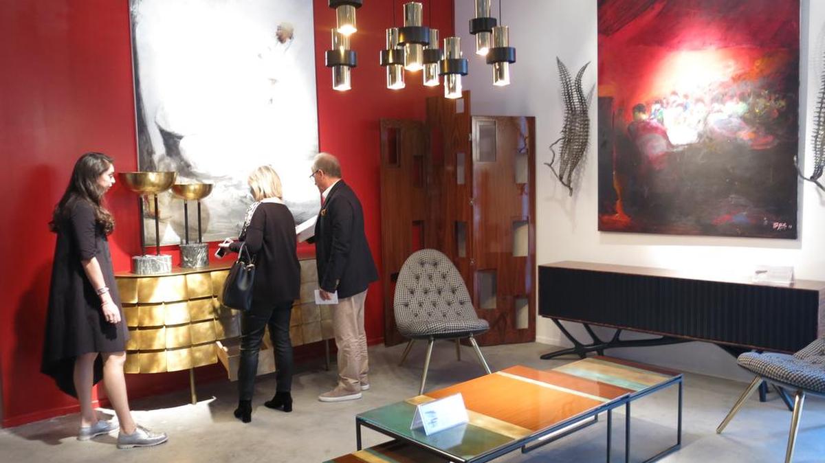 Consola de estilo samurái de la galería Nakkash.