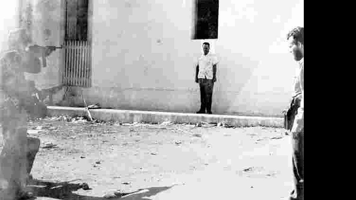 
Las descargas de fusilamiento en el paredón de La Cabaña se escucharon con demasiada frecuencia después de 1959.
