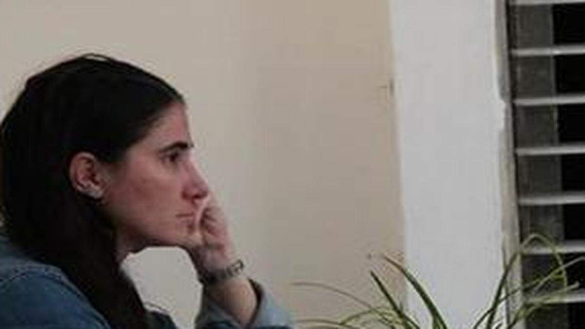 
Yoani Sánchez en entrevista con la artista Tania Bruguera en La Habana.
