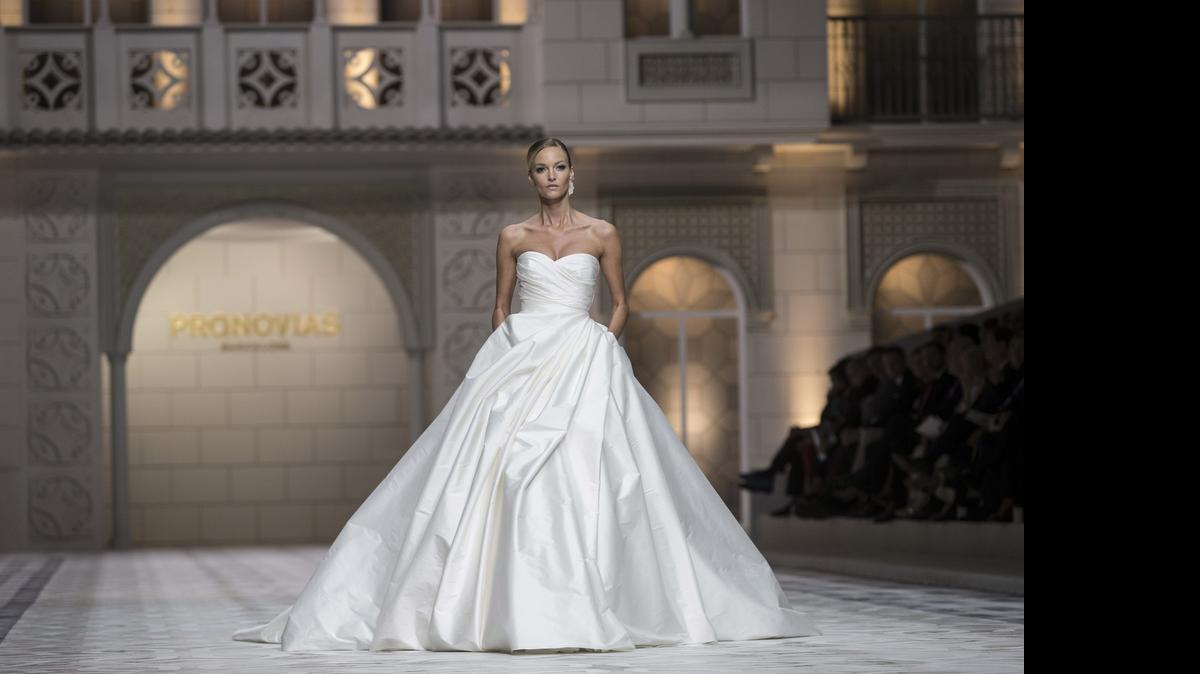 
Vestido nupcial firmado por Pronovias. 
