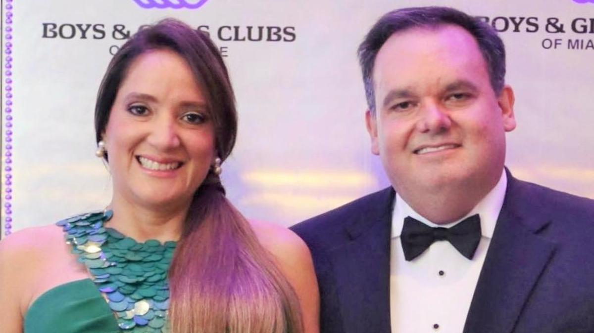 Gabriela Rachadell de Delgado y Juan José Delgado.