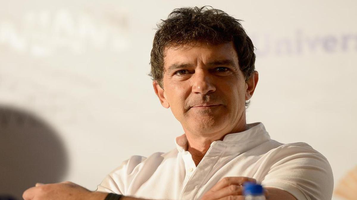 Antonio Banderas asiste a una conferencia del Miami Fashion Week en el hotel Mandarin Oriental el 1 de junio de 2016 en Miami, Florida.