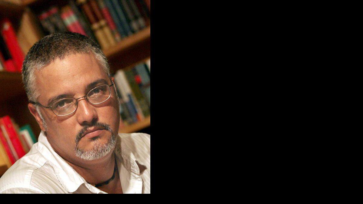 
El escritor cubano Enrique del Risco.


