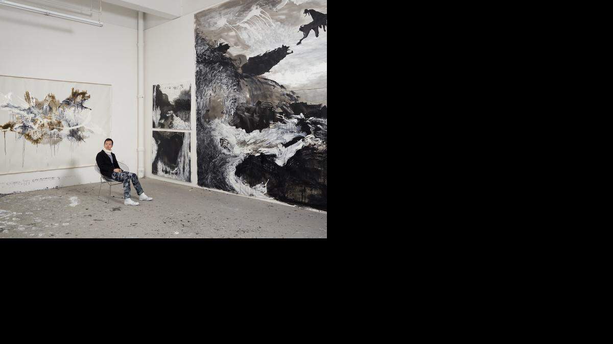 
El coreógrafo y artista plástico Shen Wei presenta la exposición ‘In Black, White and Gray’, en la Torre de la Libertad del MDC durante Art Basel.

