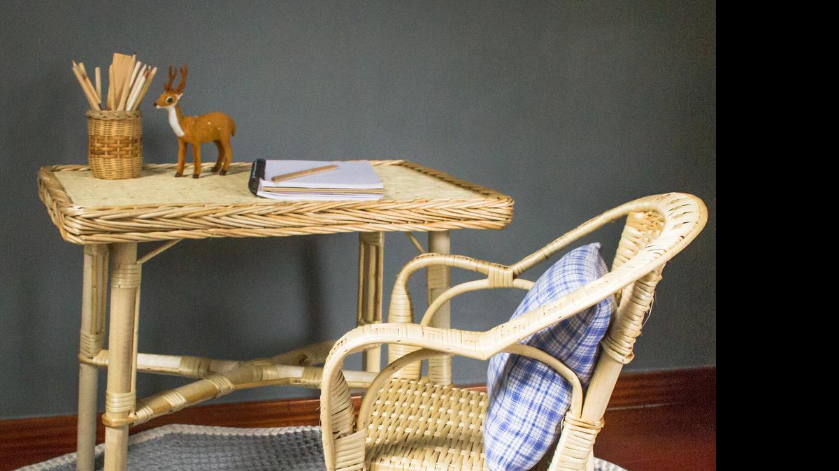 
No solo los muebles, también los complementos consiguen captar la atención de estos materiales.
