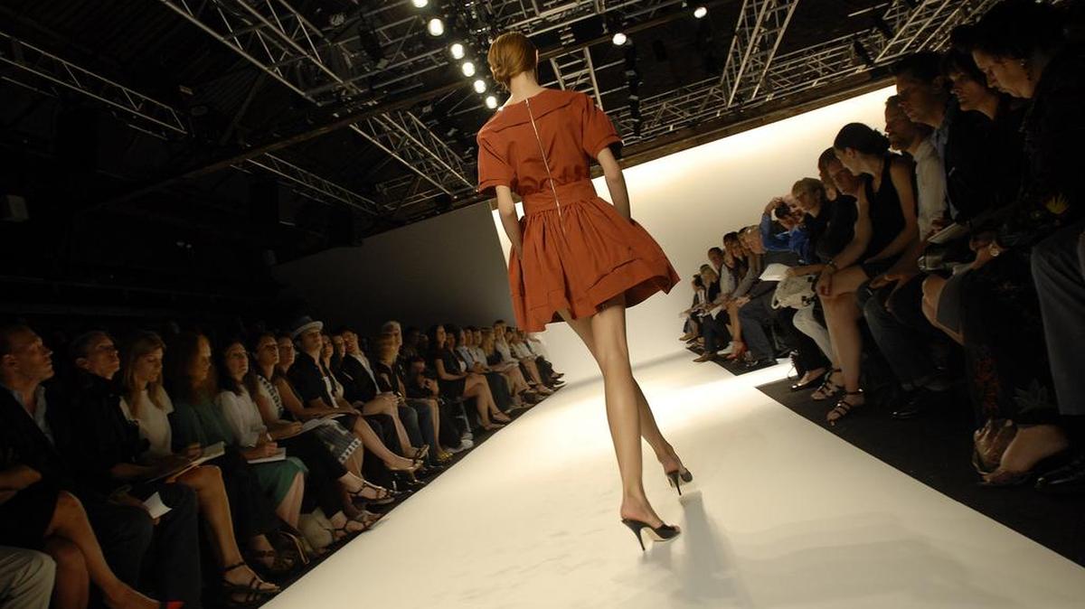 La colección de primavera / verano 2008 de Narciso Rodríguez durante la Semana de la Moda de Nueva York, el domingo, 9 de septiembre del 2007.
