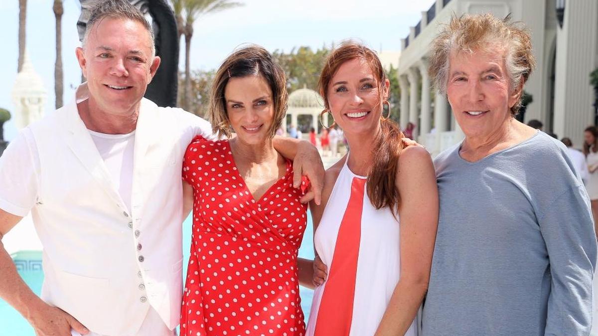 Shareef Malnik y la actriz Gabrielle Anwar con Nancy y Al Malnik.